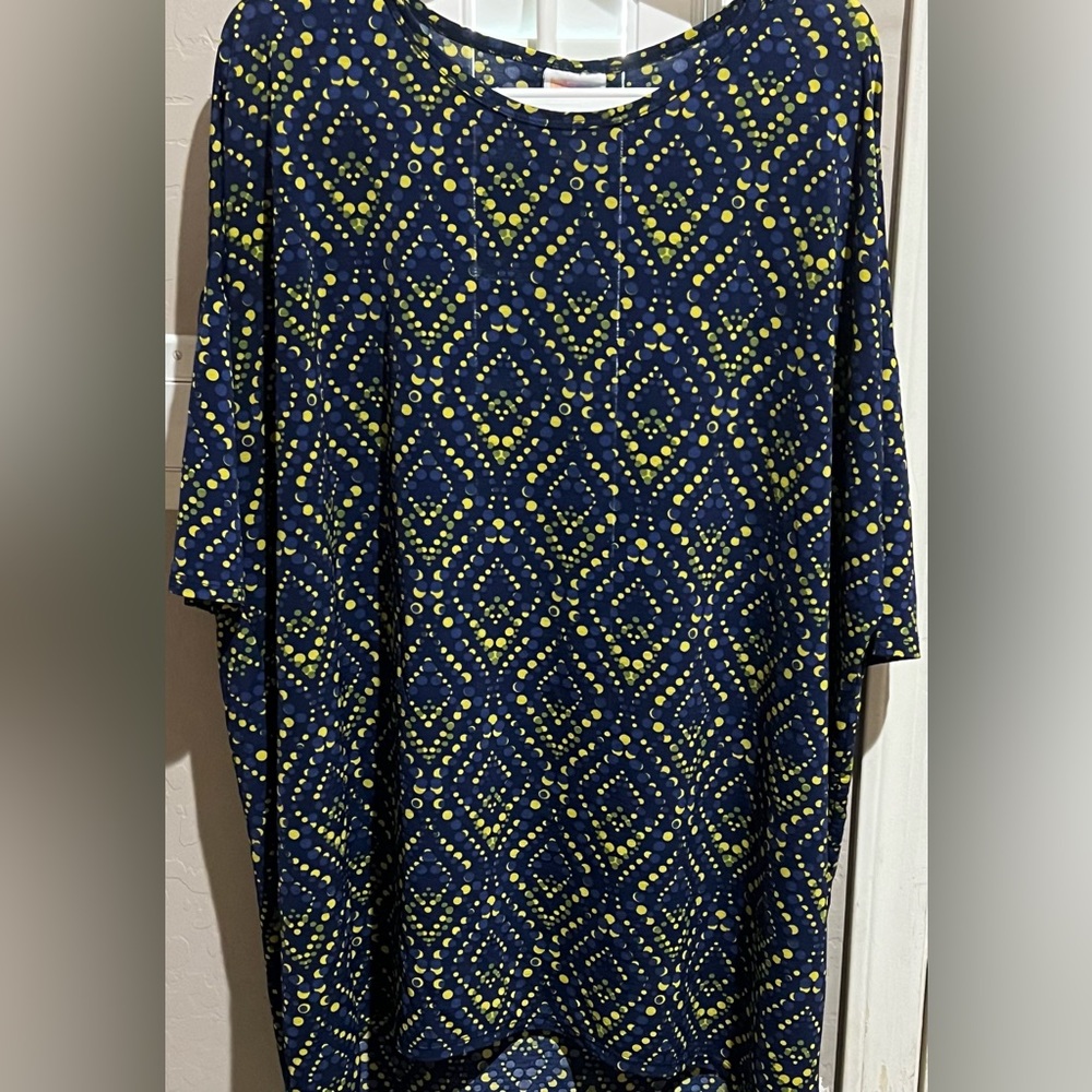 LuLaRoe XL IRMA shirt